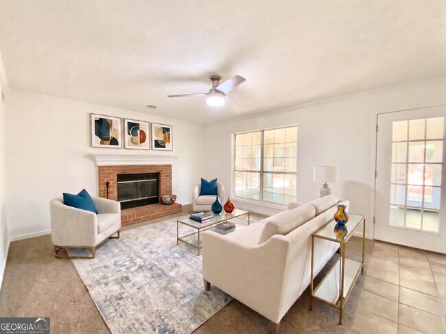 Building Photo - 640 Suwanee Lakes Cir NW