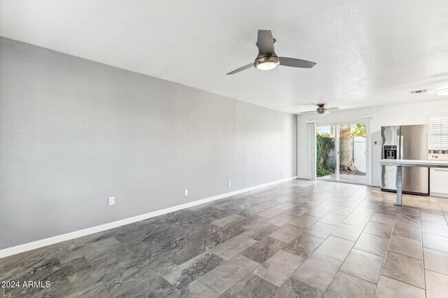 Building Photo - 502 E Roanoke Ave