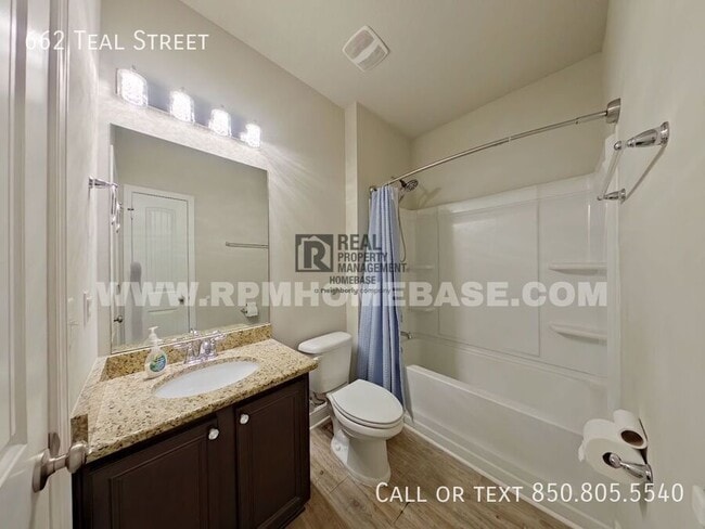 Building Photo - 662 Teal St