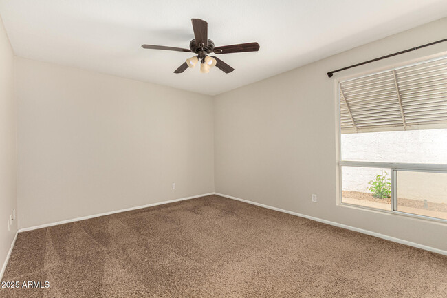 Building Photo - 425 W Pebble Beach Dr