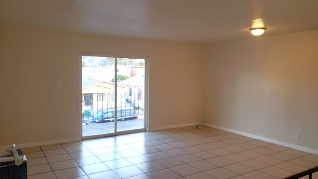 Building Photo - 7449 -