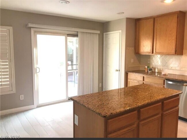 Building Photo - 6473 Blue Iris Ct