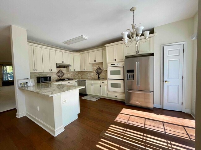 Building Photo - 53 Ross Way