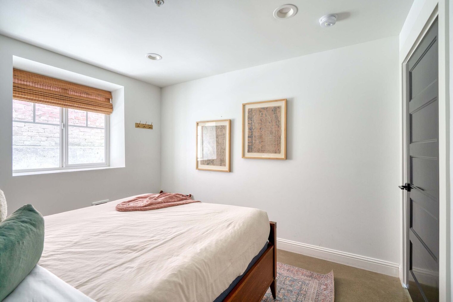 Building Photo - 18 NW 22nd Pl