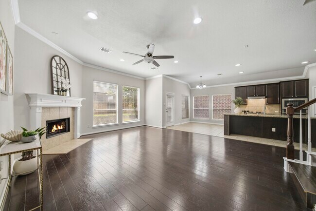 Building Photo - 2206 Ascot Ln