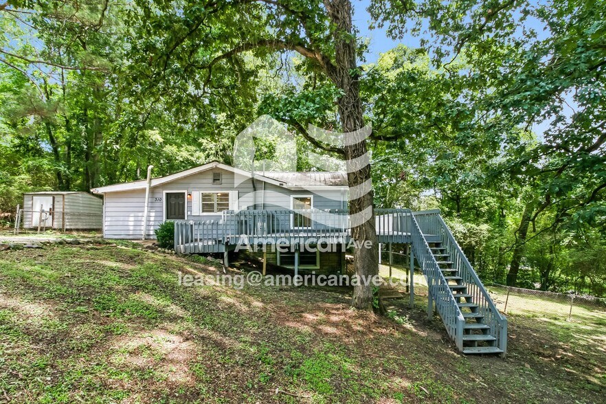 Building Photo - 310 Brown Pl