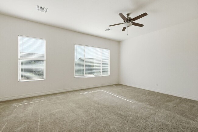 Building Photo - Gated Community Amazing ameneties