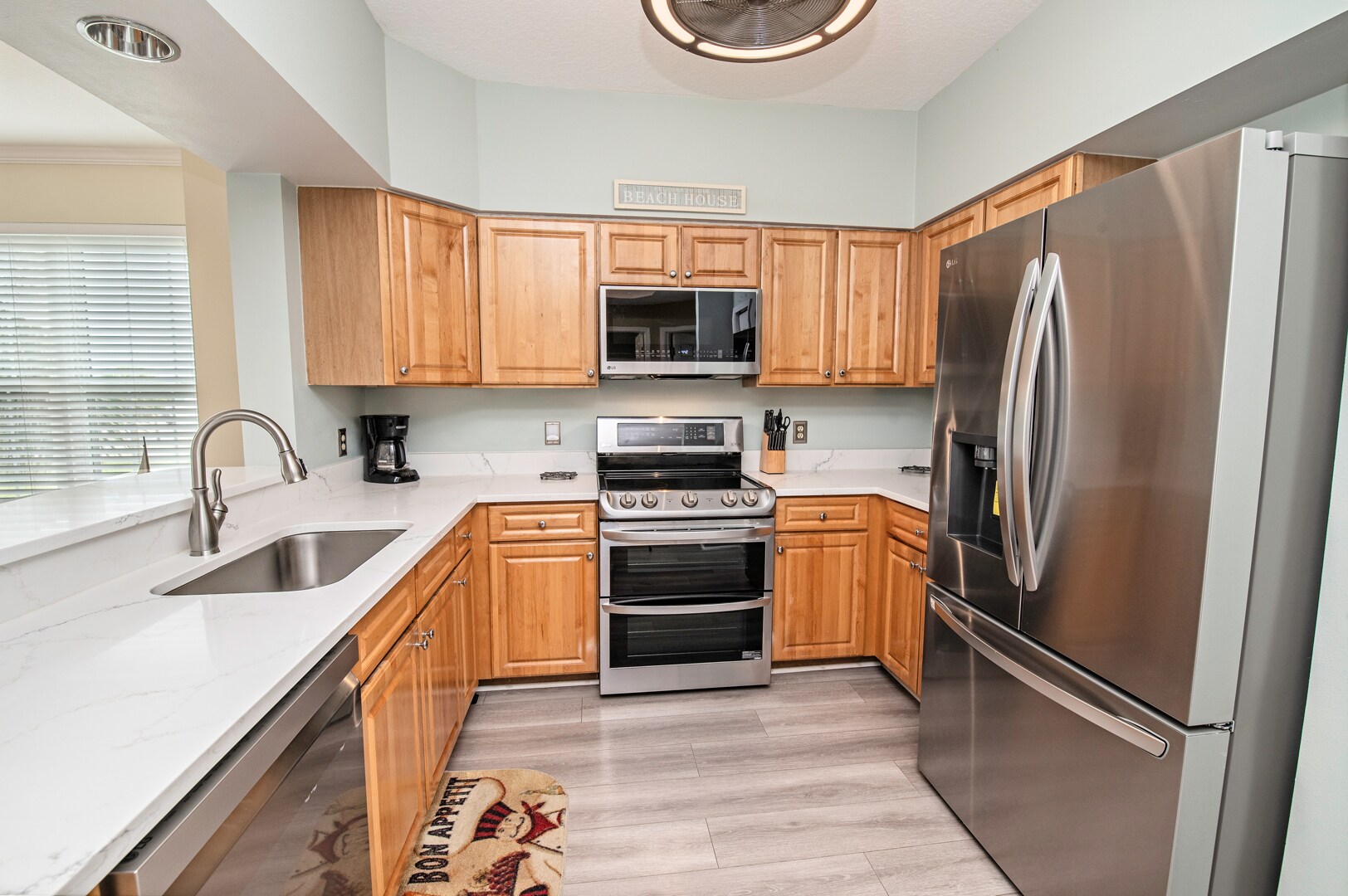 Building Photo - 285 Atlantis Cir