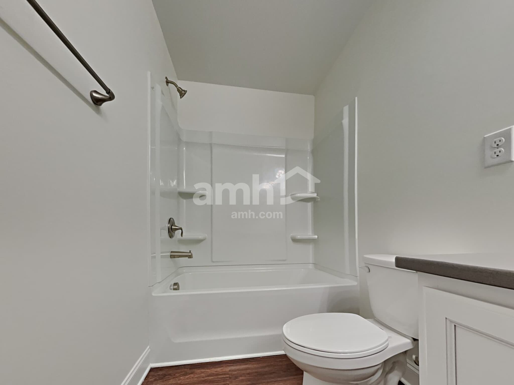 Building Photo - 104 Larragan Dr