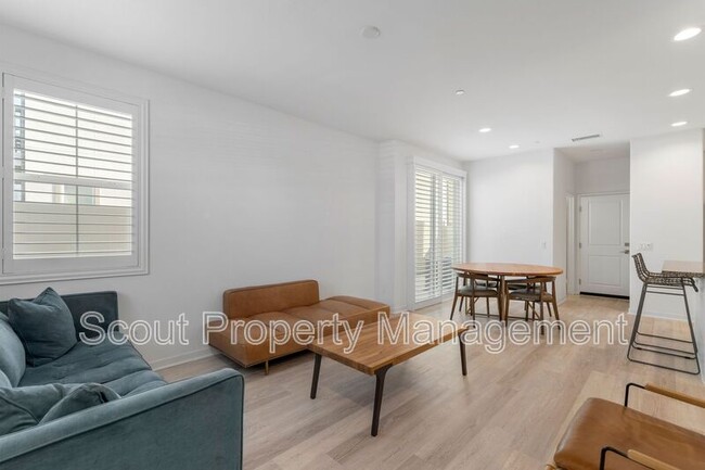 Building Photo - 31234 Calle Cirros