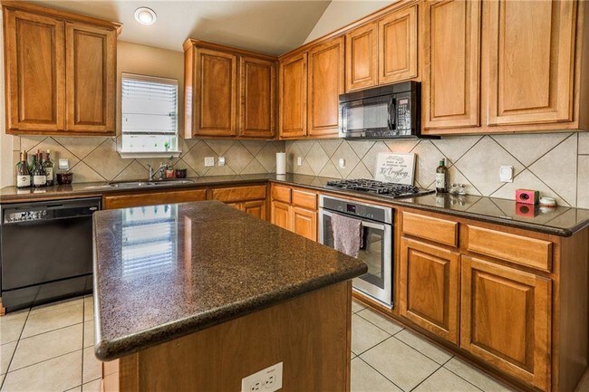 Building Photo - 10705 Casitas Dr