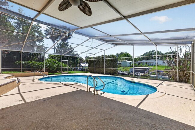 Building Photo - 1627 Canal Ct