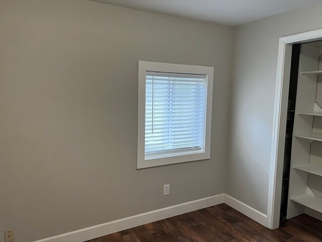 Building Photo - Updated 3 bedroom 1 bathroom house in Thur...