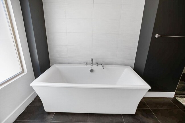 Building Photo - Single Story Pool Home In Reverence Guard Gated Community