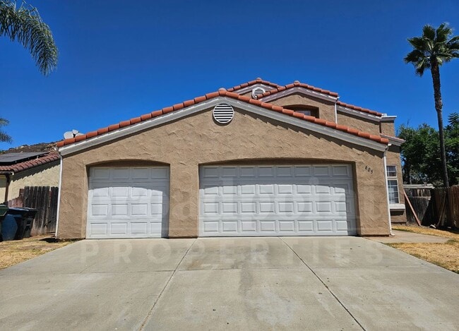 Building Photo - 605 Iona Ct