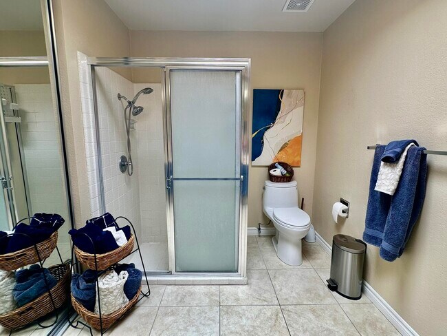 Building Photo - 336 Villena Way