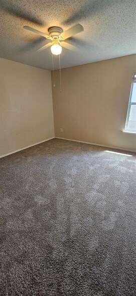 Building Photo - 2820 Deer Ridge Dr