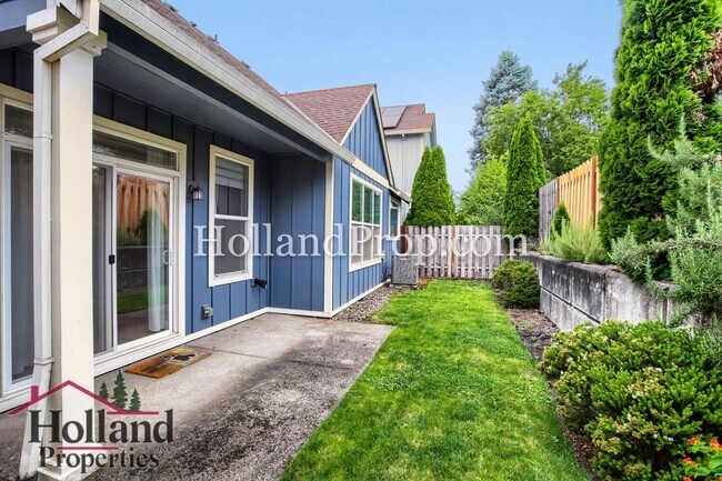 Building Photo - Beautiful 3-Bedroom Home with Covered Patio & Fenced Yard