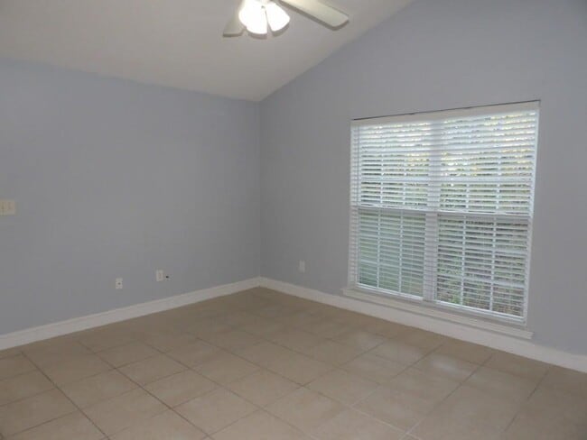Building Photo - 5040 Capulet Cir