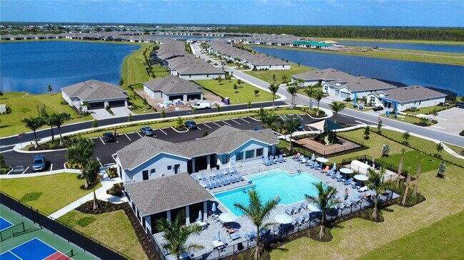 Building Photo - 8225 Shr Lk Dr