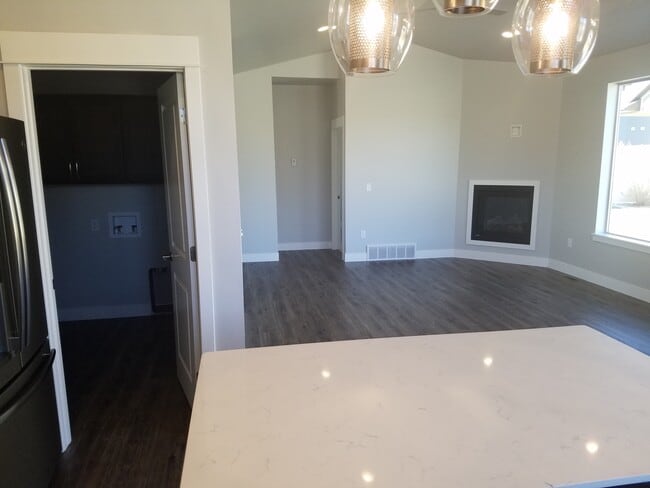 Building Photo - 3052 Golden Acres Dr