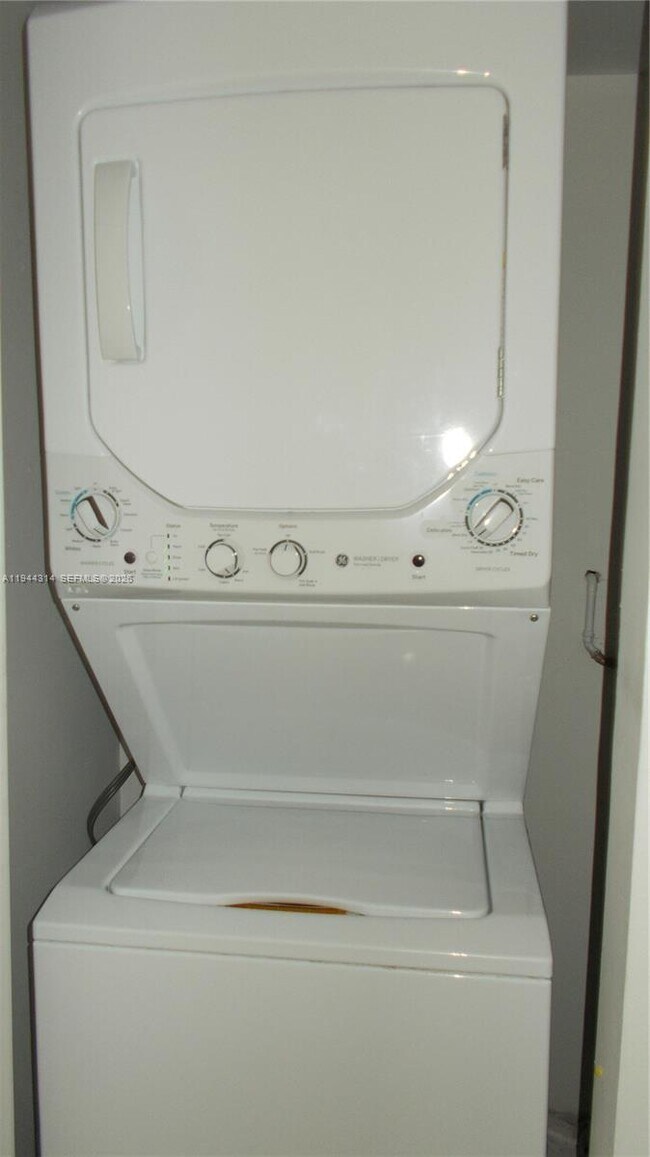 Building Photo - 300 SW 130th Terrace