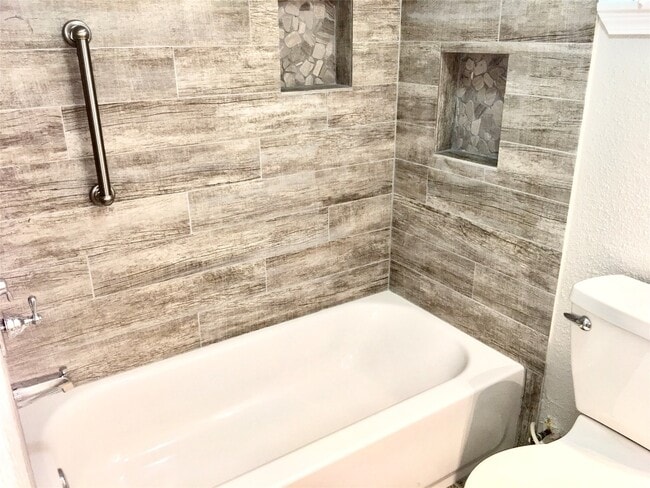 Building Photo - 14626 Wind Hollow Cir