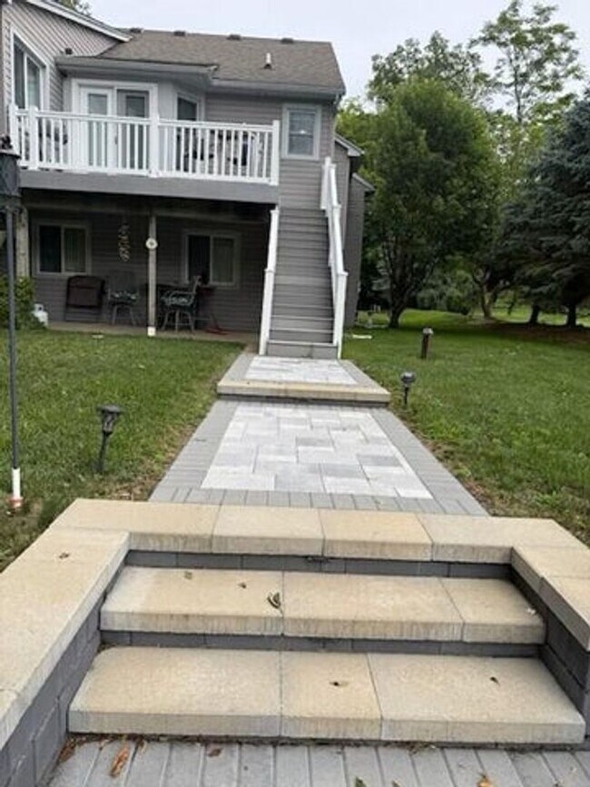 Building Photo - AVAILABLE - Waterfront Home!