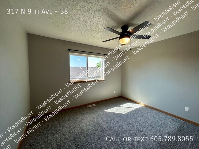 Building Photo - 317 9th Ave