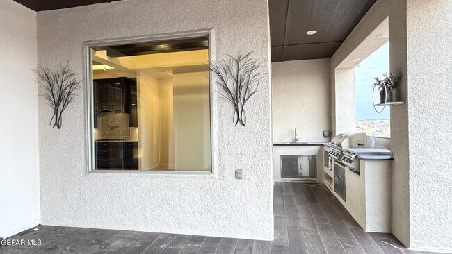 Building Photo - 12408 Fresh Water Dr