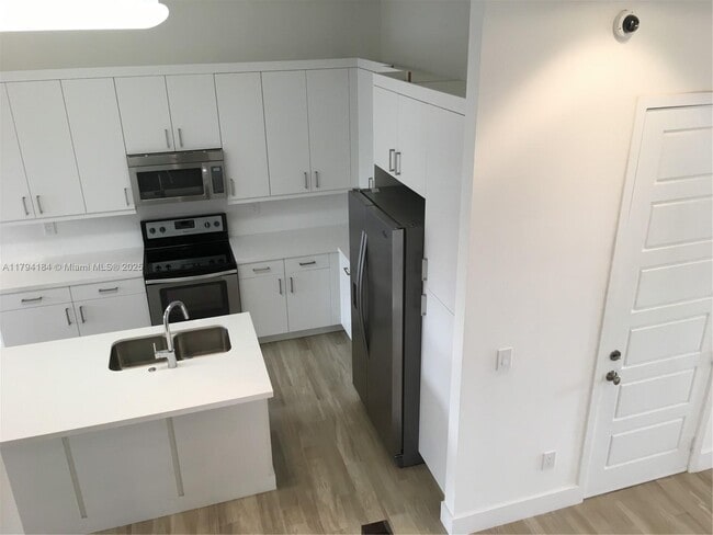 Building Photo - 17545 SW 150th Ct