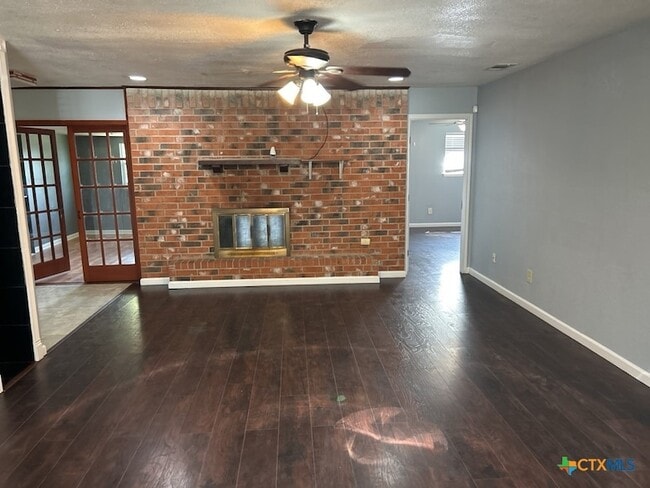 Building Photo - 2310 Zinnia Ct