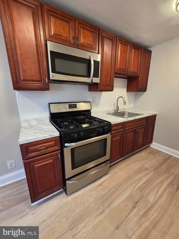 Building Photo - 203 Spring Valley Rd