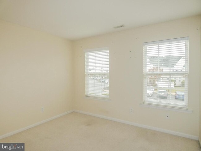 Building Photo - 2105 Lexington Mews