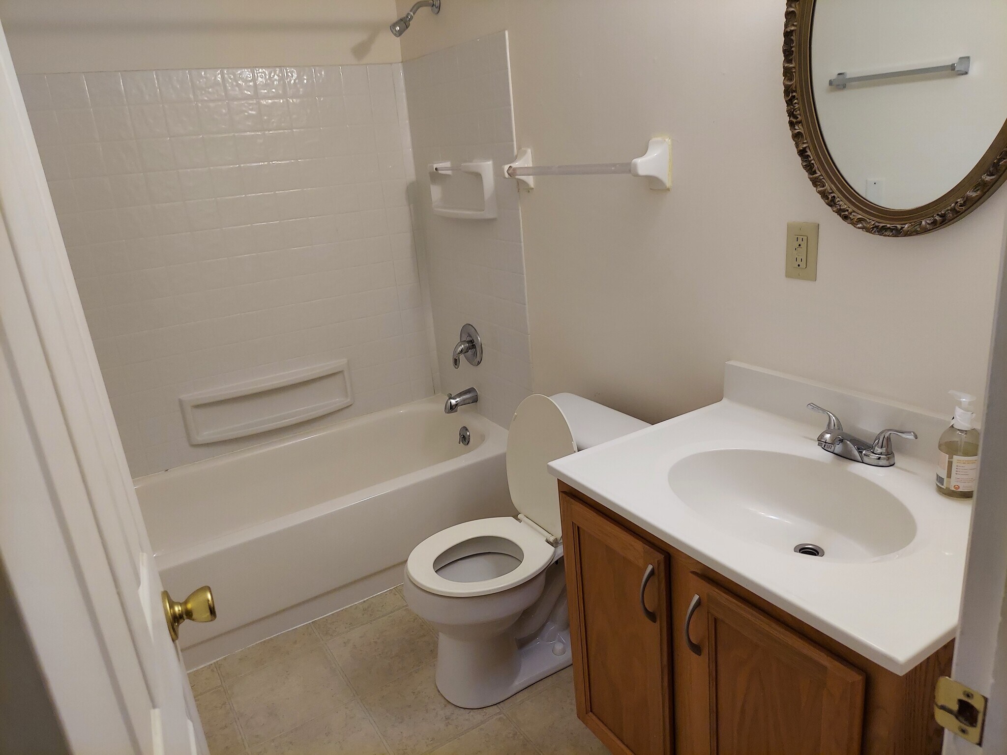 updated bathroom - 1507 Gerrard Ave