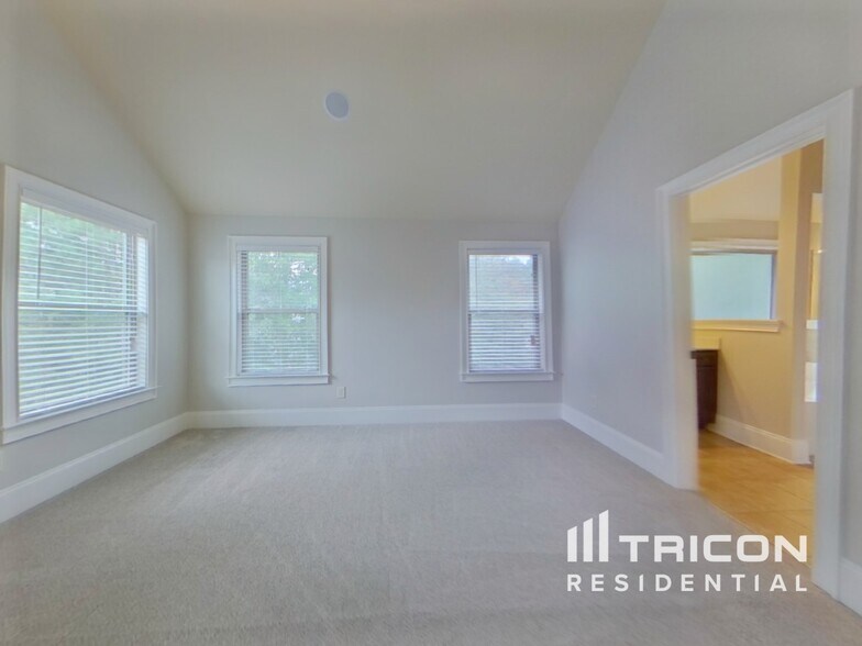 Building Photo - 349 Oatgrass Dr
