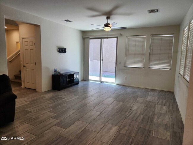 Building Photo - 148 N 56th Pl