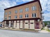 Building Photo - 2901 Maple Ave