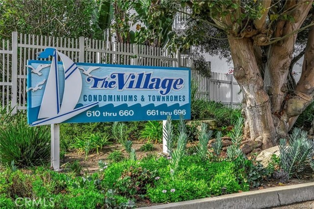 Building Photo - 650 The Village