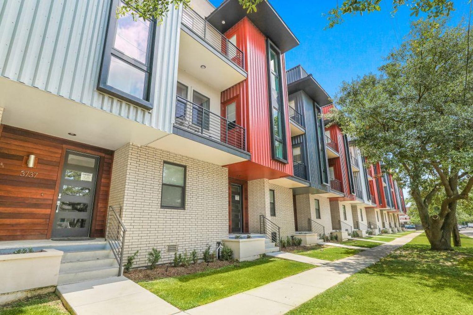 Building Photo - 3725 Bienville St