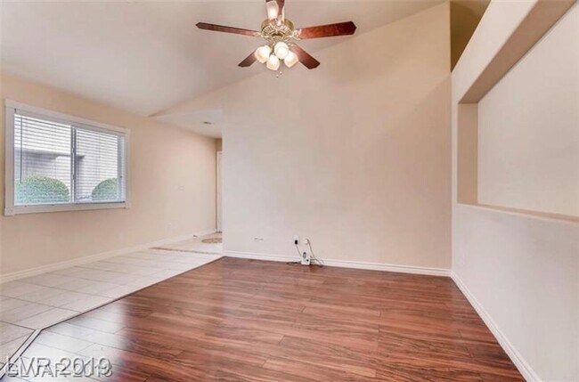 Building Photo - Renovated One Story NW Homes. Laminate Wood and Tile Flooring Throughout