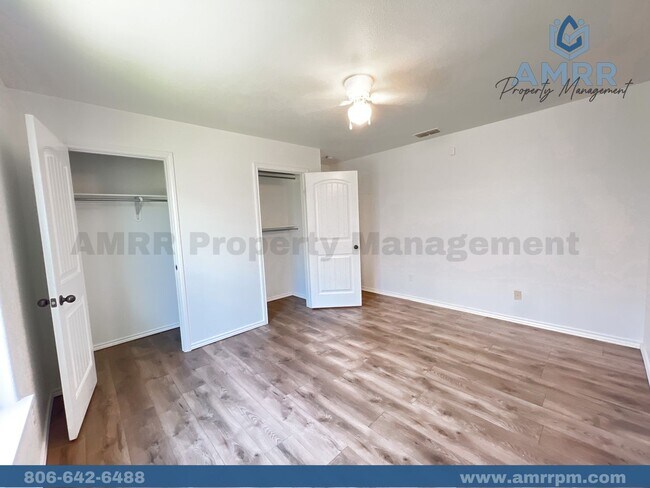 Building Photo - Charming 3 bed 2 bath home
