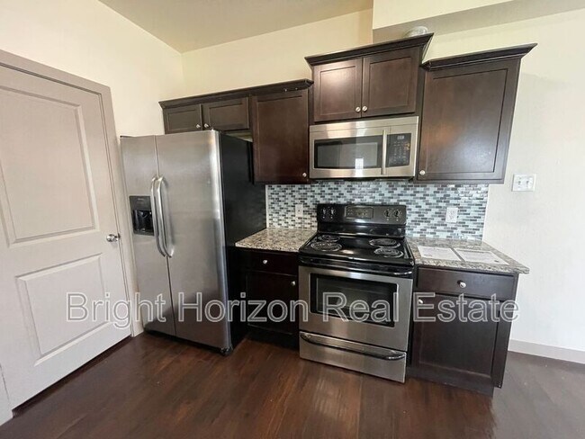 Building Photo - 3617 Valley Vista Dr