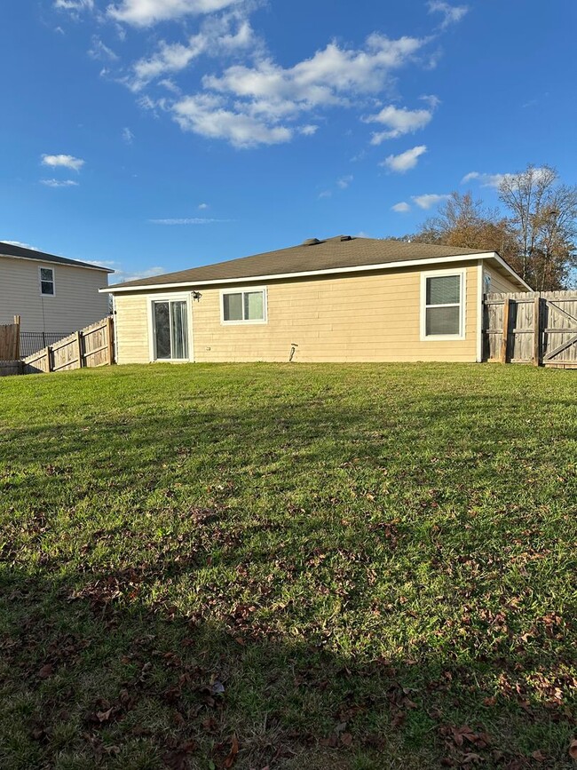 Building Photo - Nice Home in Toney/Harvest area