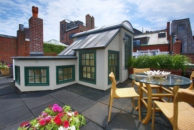 Building Photo - 36 Pinckney St