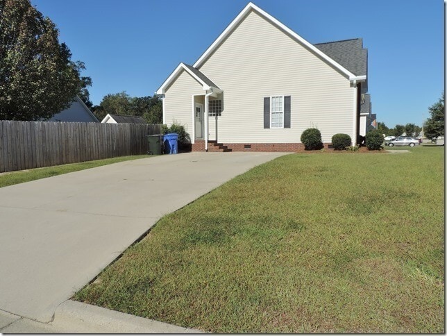 Building Photo - 2409 Chelsea Dr NW