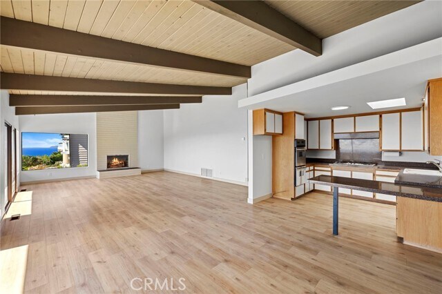 Building Photo - 1220 Anacapa Way
