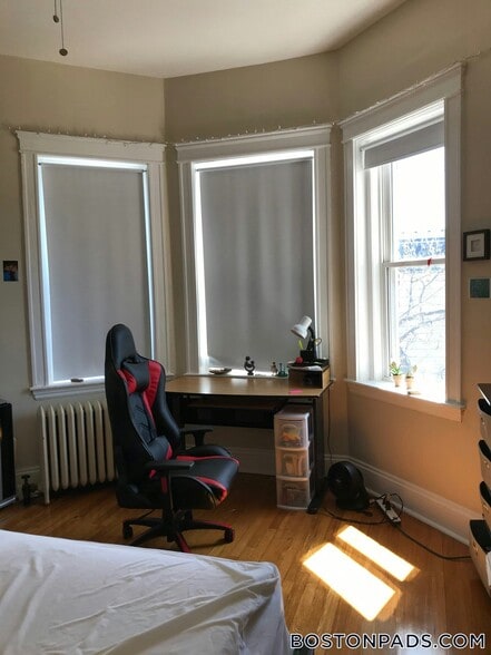 Building Photo - 1185 Commonwealth Ave