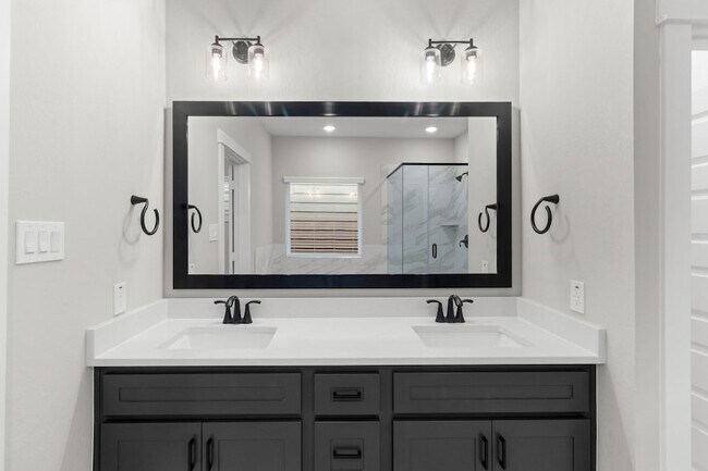 Building Photo - 16030 Mason Run Dr