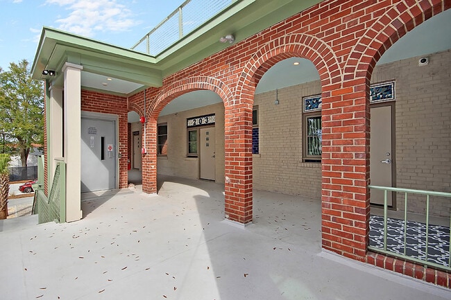 Building Photo - 2000 Reynolds Ave